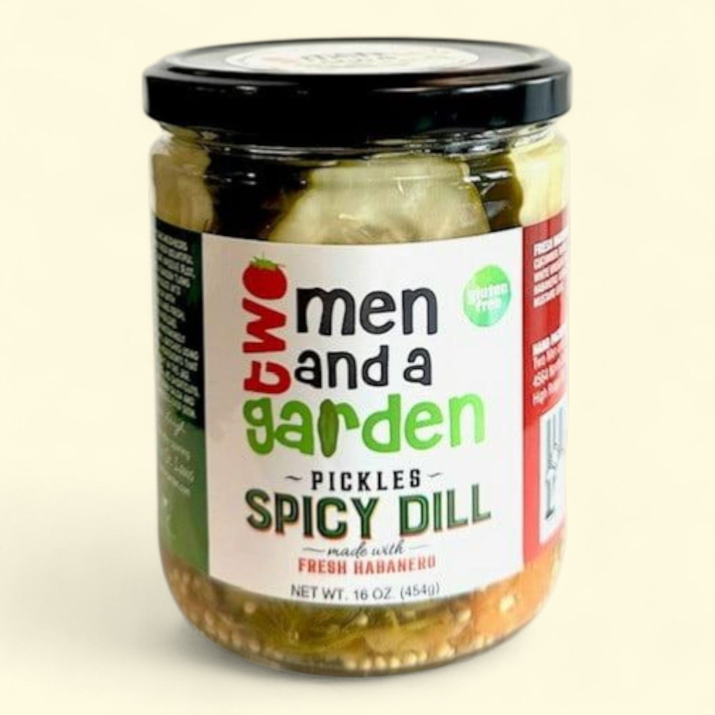 Two Men and A Garden, Sliced Spicy Dill Pickles, 16oz