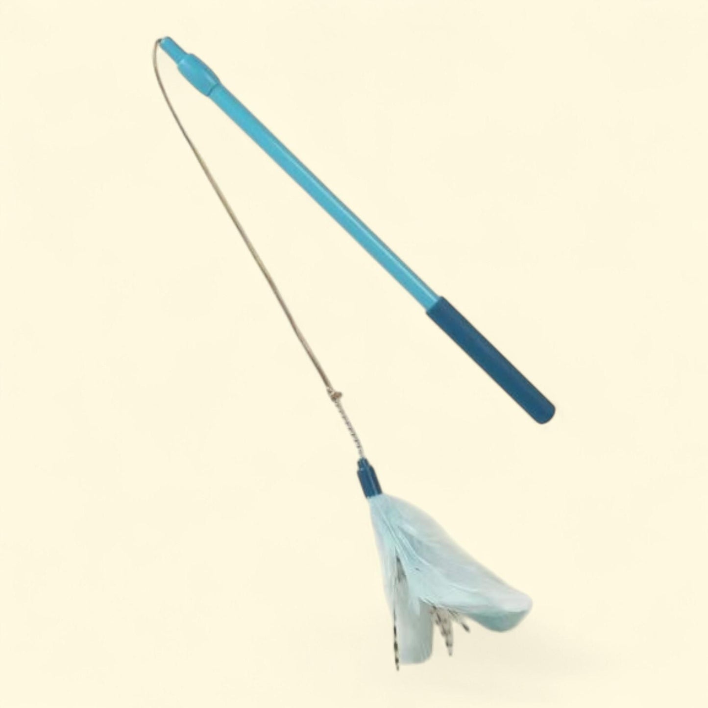 SmartyKat Frisky Flyer, Interactive Cat Toy, Extendable and Retractable Wand with Feathers, 1 count.