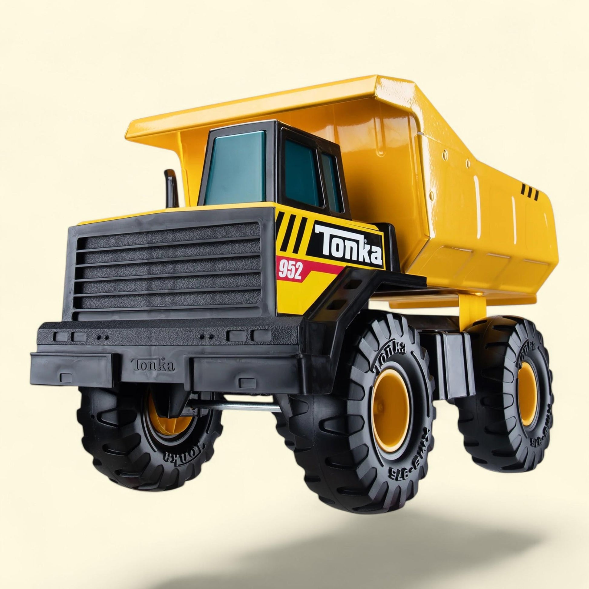 Tonka Mighty Dump Truck, Steel Classics 3 Years & Up, 11.00 in — authentic US product shipped worldwide by Treatspree