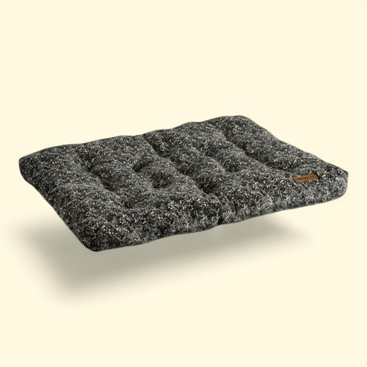 Lit pour chien Vibrant Life, en peluche capitonnée noire, 96,5 cm x 121,9 cm